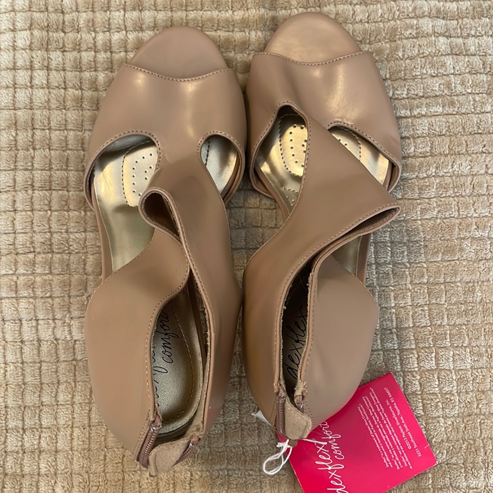 NWT heels